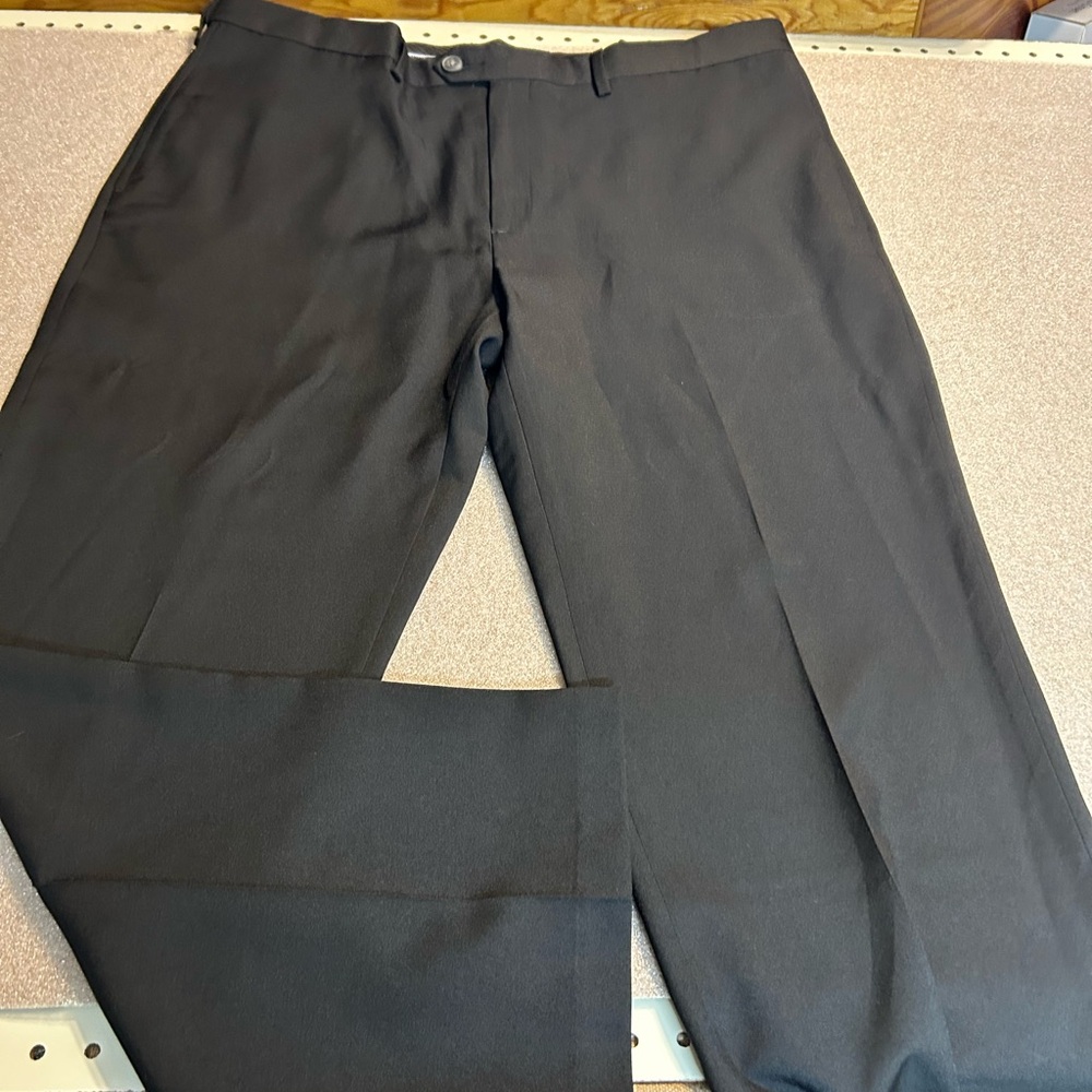 Haggar Men's Dress Pants -‎ Black, flat front, double button closure